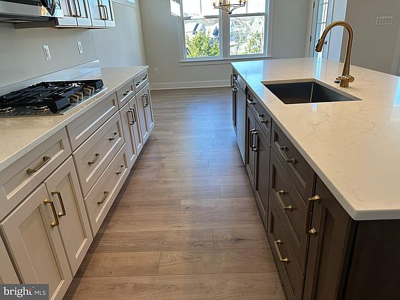 4th image of Andrews 124 Bridge Valley Rd #26