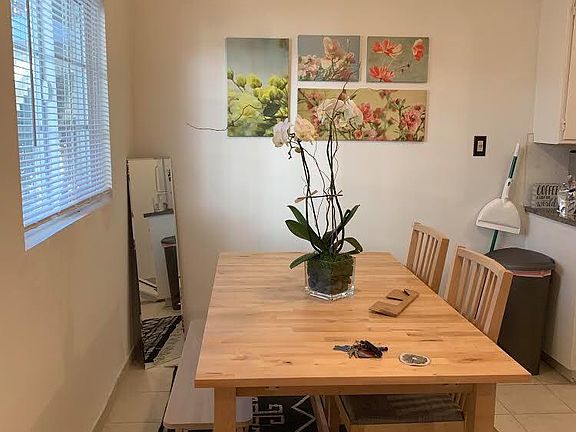 5th image of 829 N San Vicente Blvd APT 2