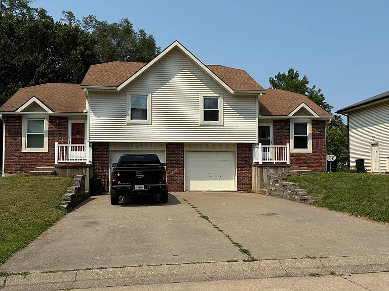 3101 Squire Ln #1/2 — Photo 1