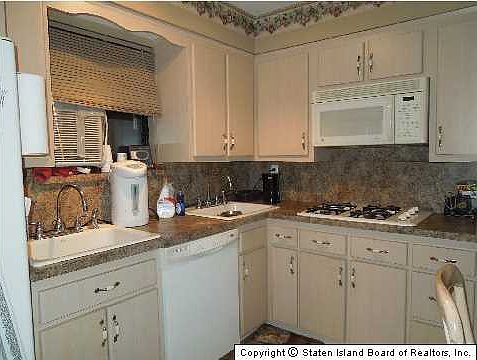 2nd image of 48 Roanoke St