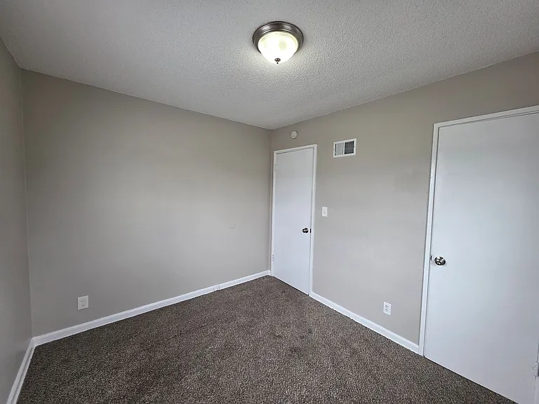 9500 Harrison St — Photo 13