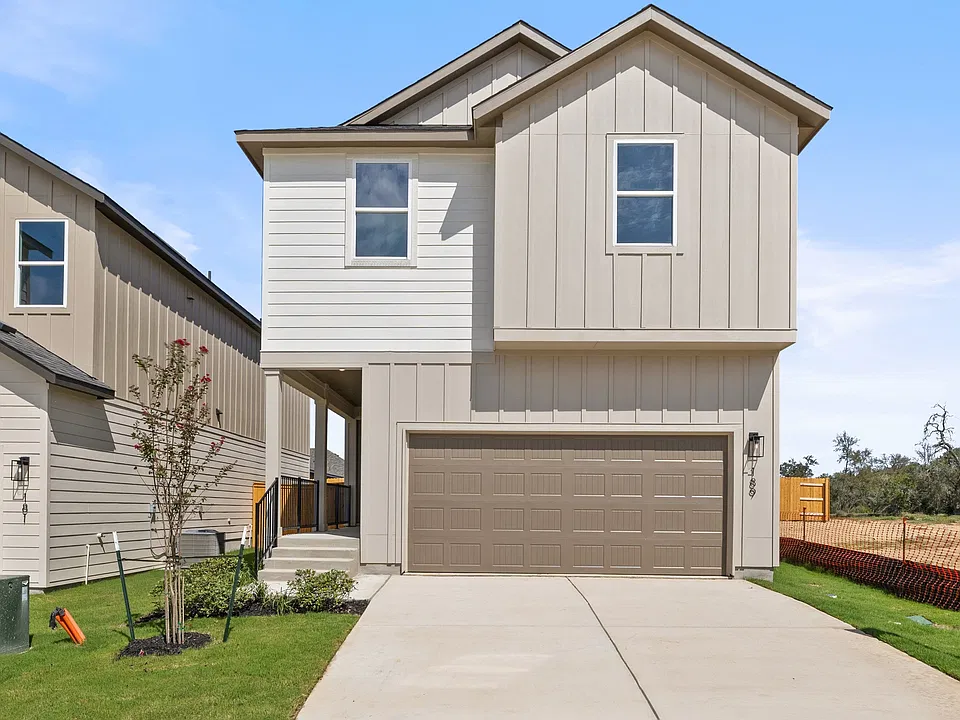 189 Maverick Ave