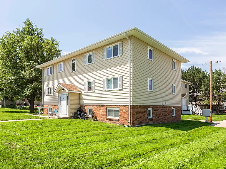 Lawn in front of Ashland Park Apartments.
