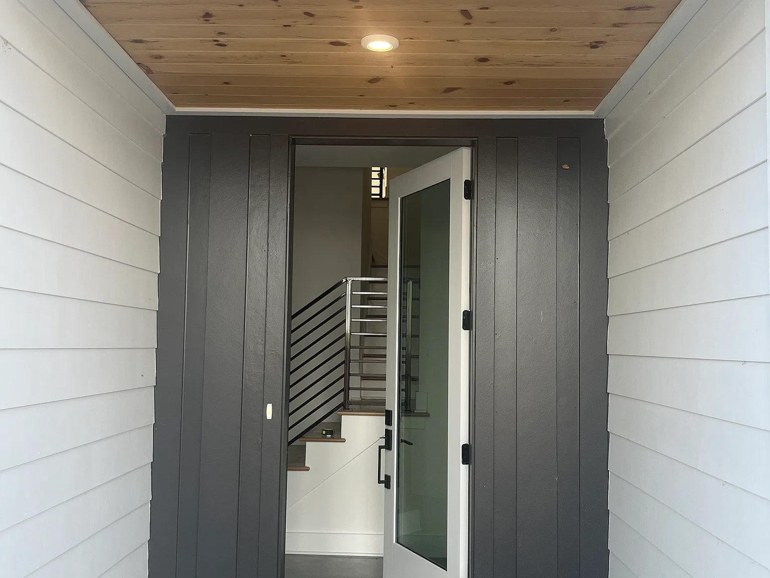 542 Cliff Cir — Photo 1