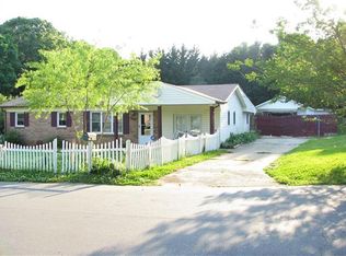 1937 28th St NE, Hickory, NC 28601