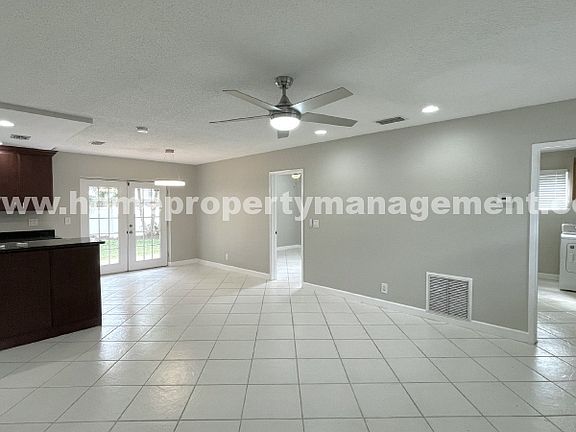 3rd image of 2701 Florida Blvd