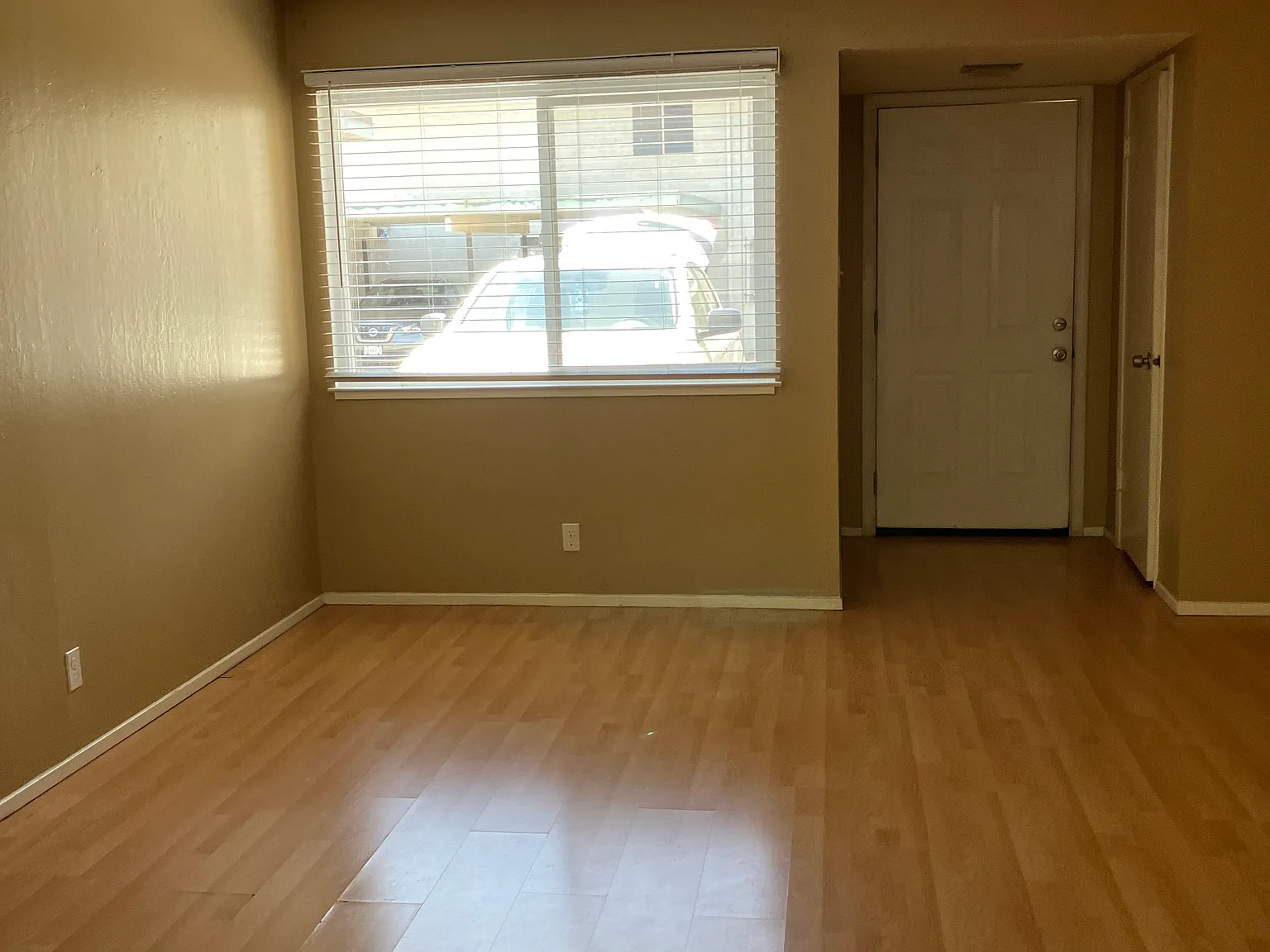 2 bed, 1007 sqft, $2,400 — Photo 1