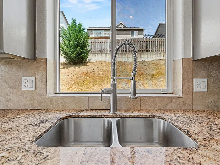 2495 Benjamin Ave NW — Photo 32