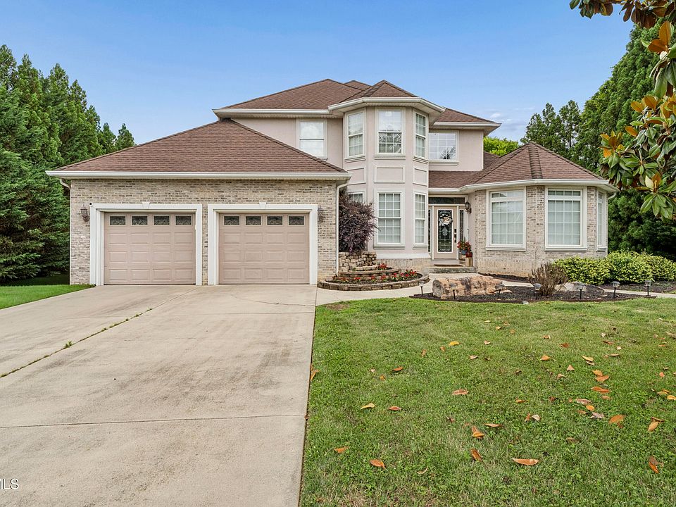 1st image of 104 Lee Carter Dr