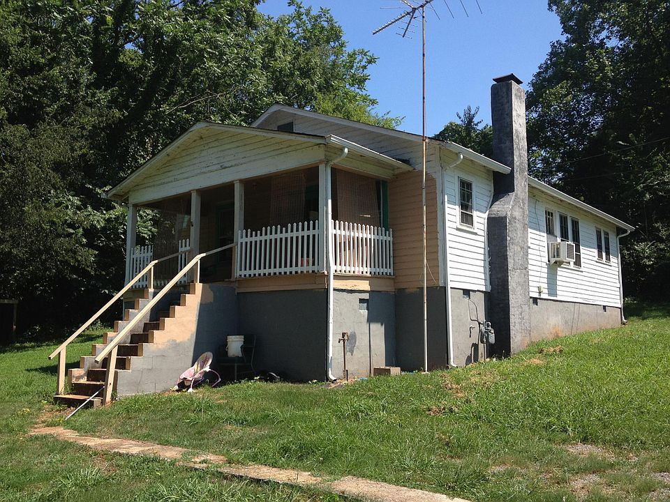 1st image of 130 Riverview Dr