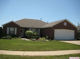 8509 E Madison St, Broken Arrow, OK 74014