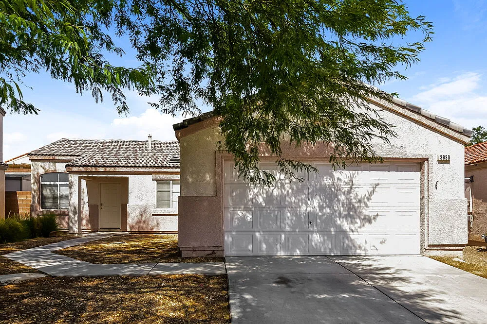 3 bed, 2.0 bath, 1260 sqft, $1,840 — Photo 1