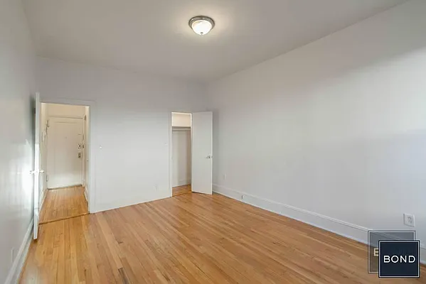 Rented by Bond New York | media 9