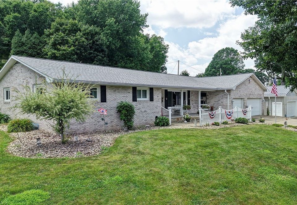 1st image of 3130 Foothill Dr SE