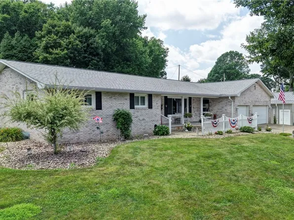 3130 Foothill Dr SE, New Philadelphia, OH 44663