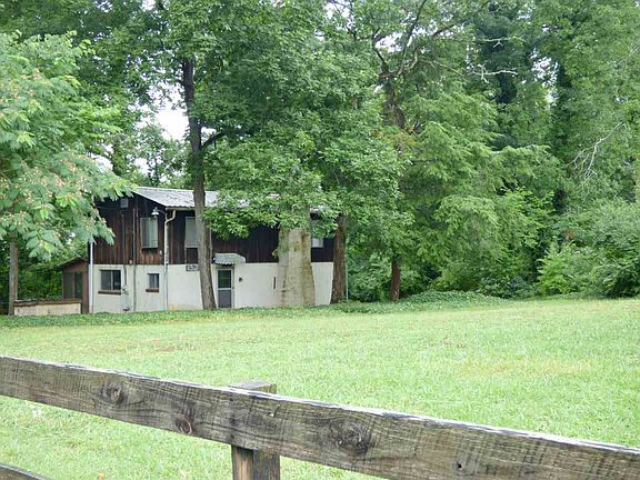 2nd image of 1527 Riverfront Cir