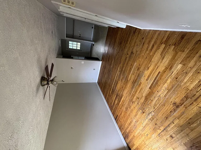 863 Ivanhoe Rd #C — Photo 3