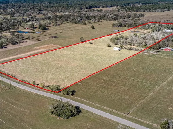 35684 Howell Rd, Waller, TX 77484