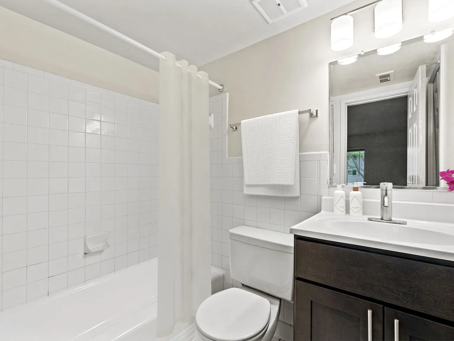 Rollins Park Apartments — Photo 4