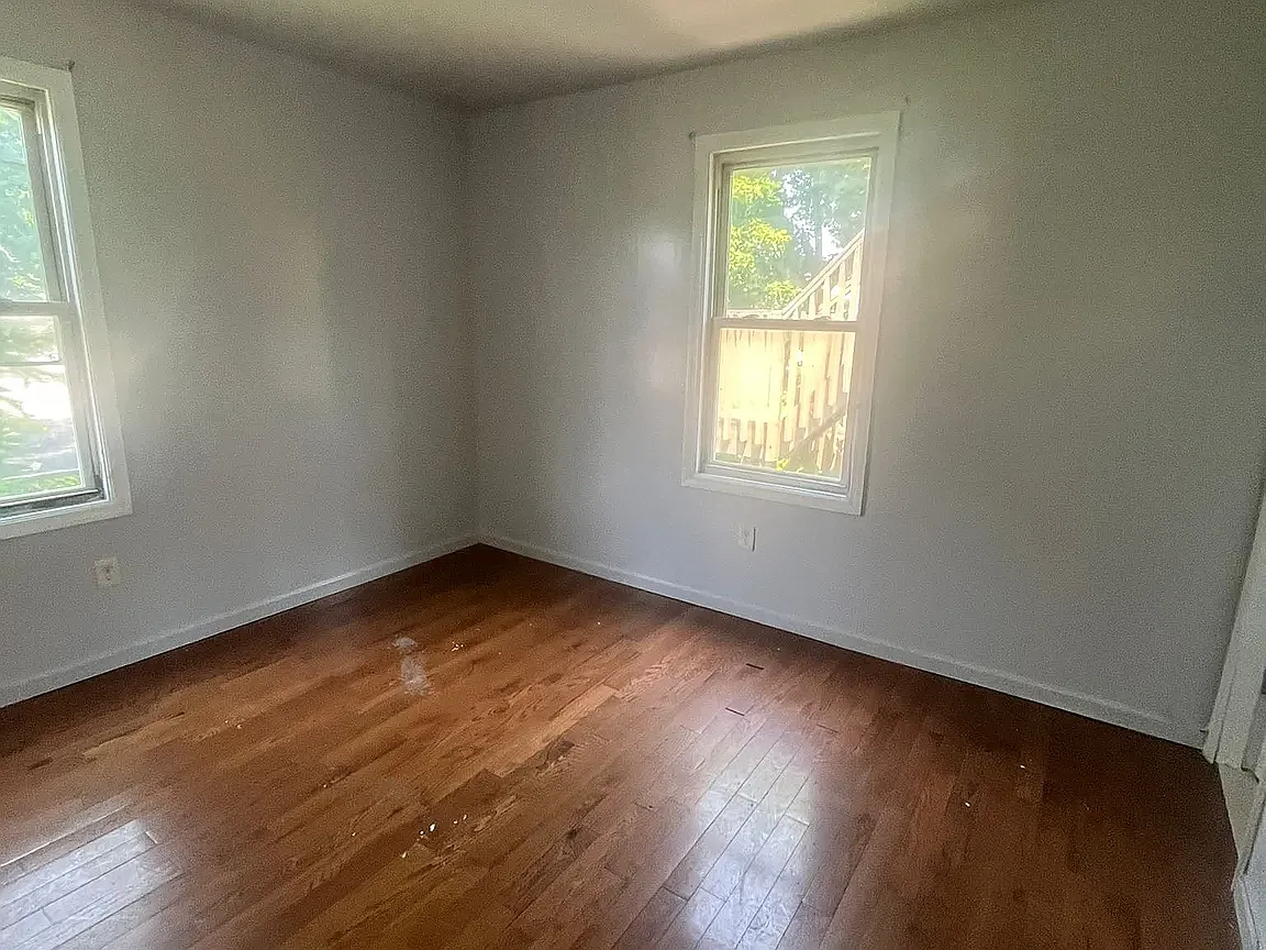 3 bed, 1200 sqft, $2,200 — Photo 4