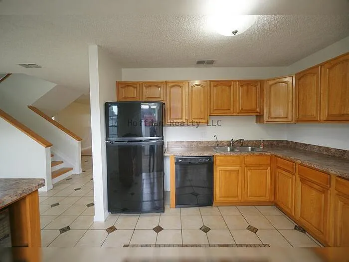 7605 Glades Ct — Photo 14