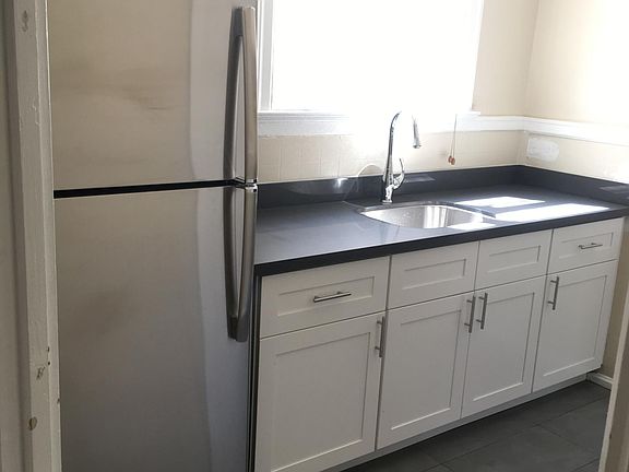 4th image of 1446 Jones St #5