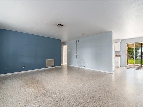 3rd image of 2632 NE Myrtle St