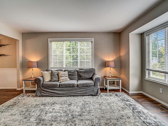 5th image of 3810 16th Avenue Ct NW
