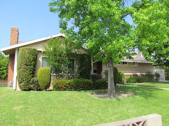 5th image of 107 N Lone Hill Ave