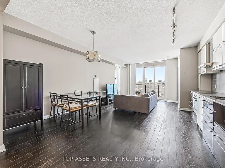 770 Bay St #2112 — Photo 4