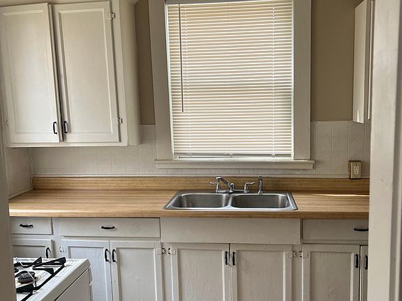 Spacious kitchen