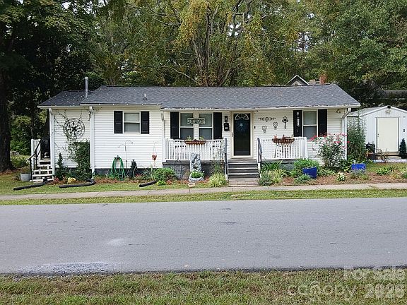 2nd image of 115 S Davis St