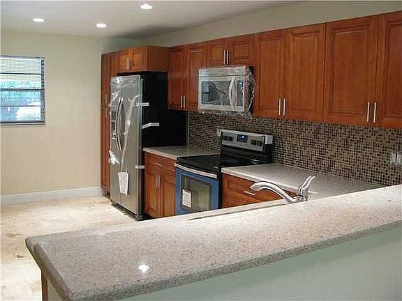 5th image of 3867 Estepona Ave