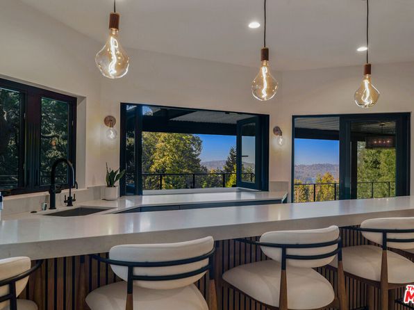 654 S Cumberland Dr, Lake Arrowhead, CA 92352