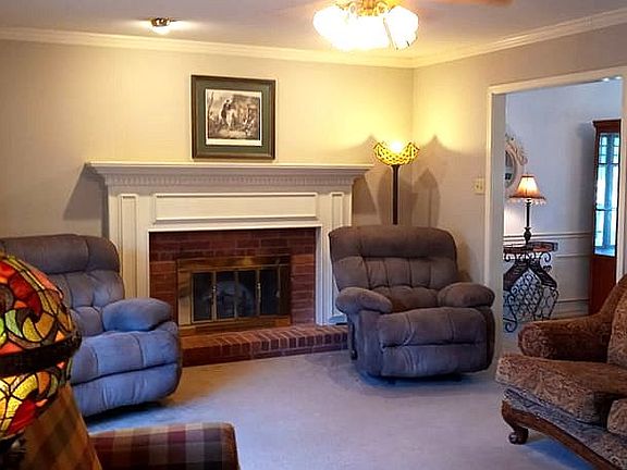 2nd image of 13 Water Oak Ln