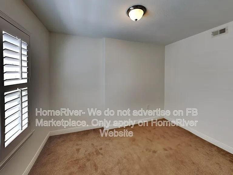 2220 Cannes Sq — Photo 15