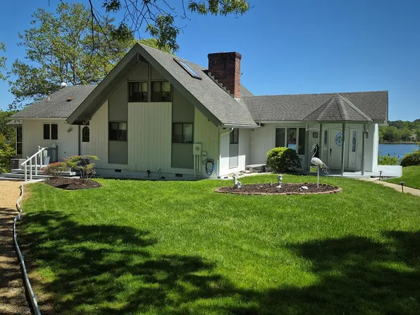 7 Dock Rd, Lancaster, VA 22503