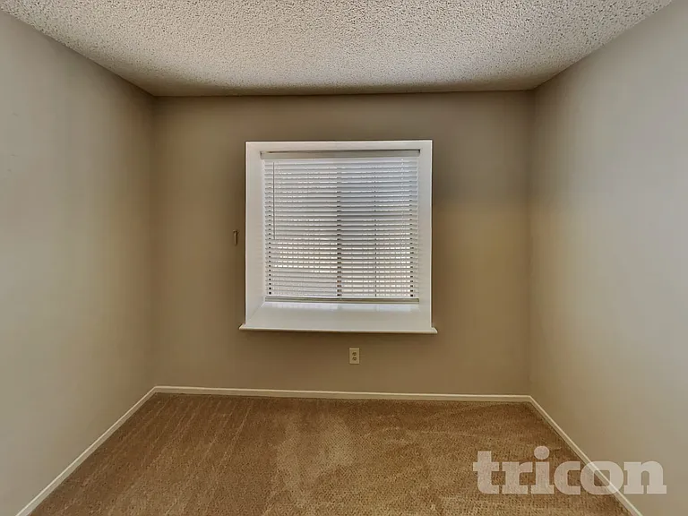 1648 Trish Ln — Photo 14