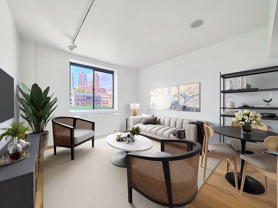 458 W 52nd St #5B