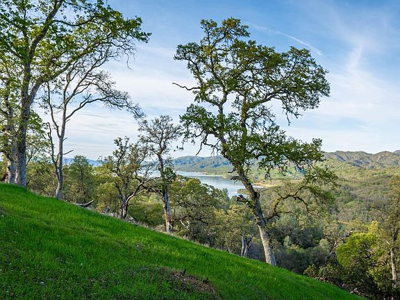 5th image of 1081 Steele Canyon Road