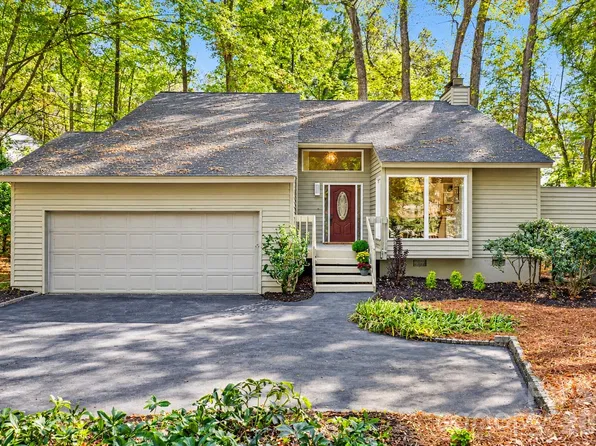 4 Sandy Cove Rd, Lake Wylie, SC 29710