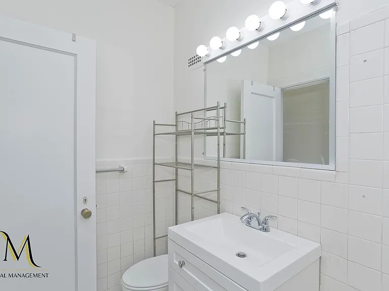 140 Chestnut St — Photo 18