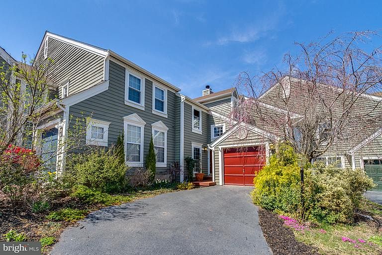1st image of 21193 Vineland Sq