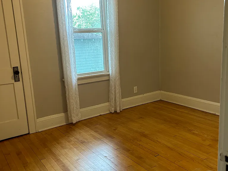 992 Randolph Ave — Photo 7