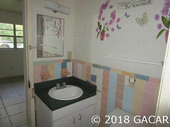 4th image of 1914 NE 21st Pl