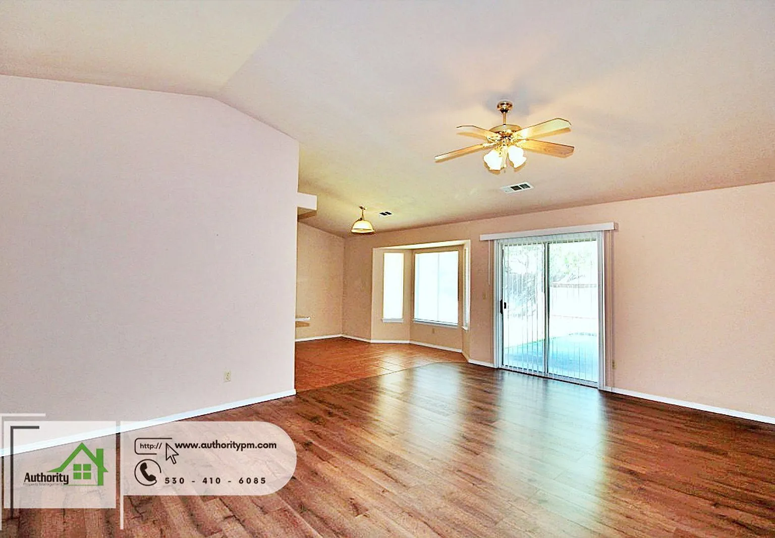 3 bed, 2.0 bath, 1370 sqft, $2,095 — Photo 3