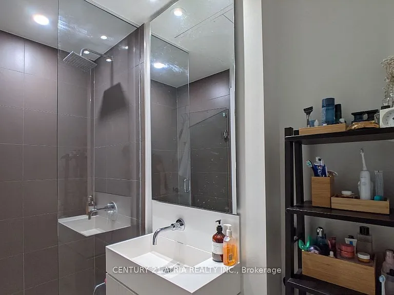 8 Hillsdale Ave E #1135 — Photo 4