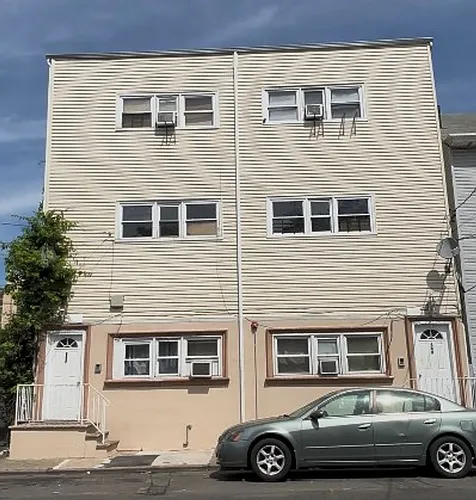 549 Summer St Photo 1