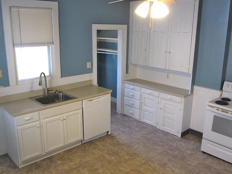 Eat-in kitchen.