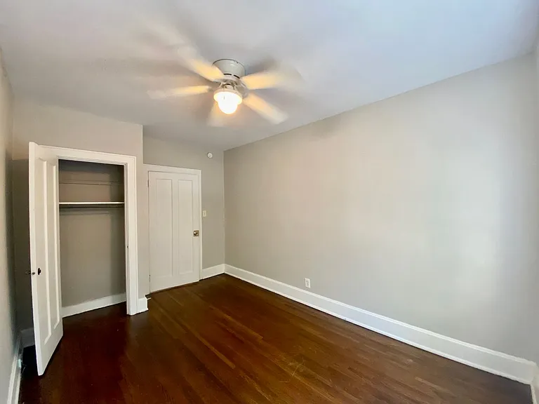 1029 Dana Apts — Photo 12